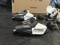 ZJAZDOVÉ JUNIORSKÉ VIAZANIE ATOMIC EVOX 045